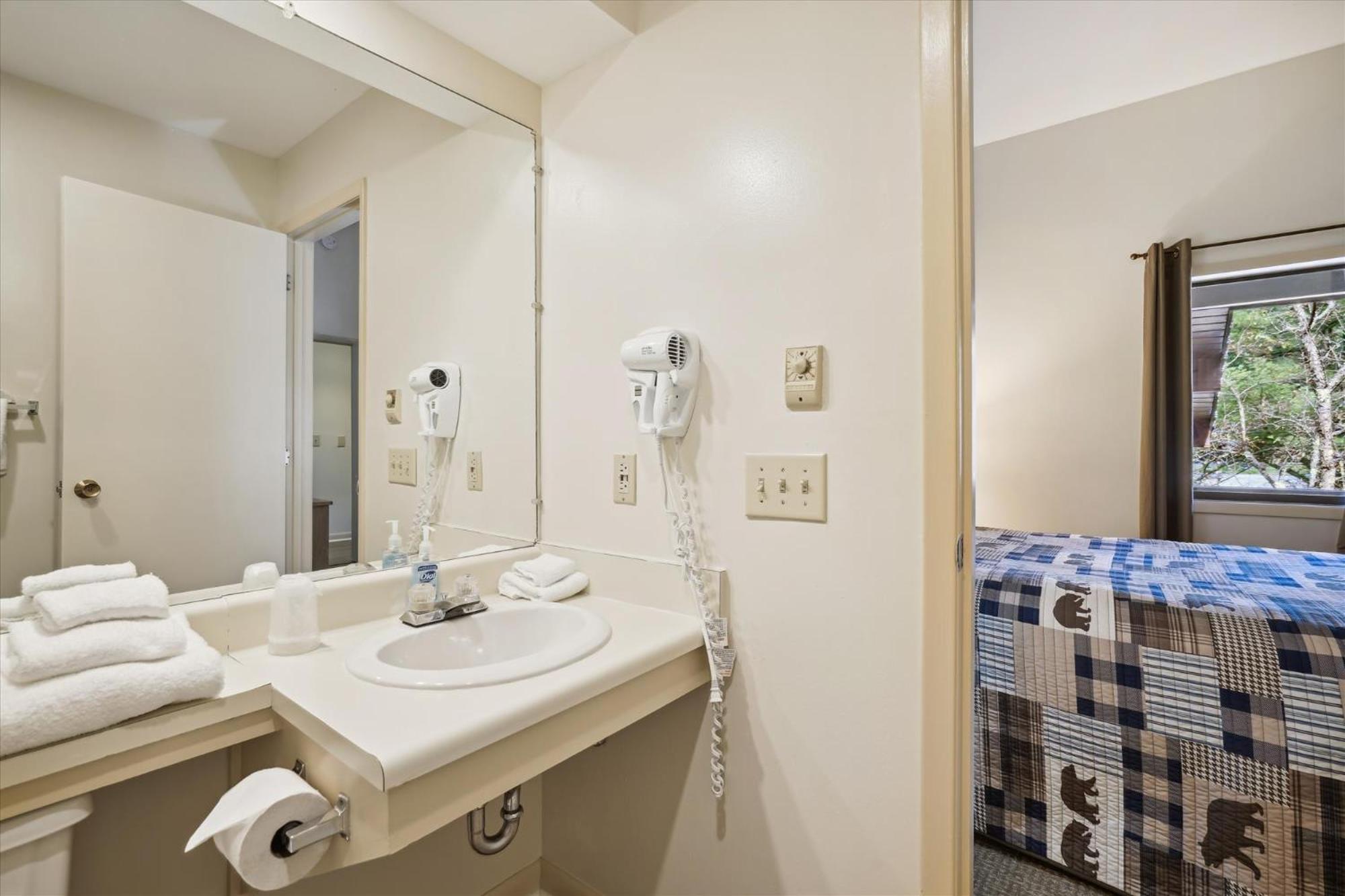 Cedarbrook Queen Suite 203 基灵顿 外观 照片