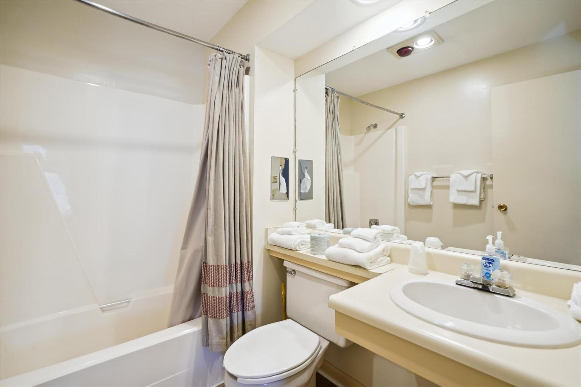 Cedarbrook Queen Suite 203 基灵顿 外观 照片